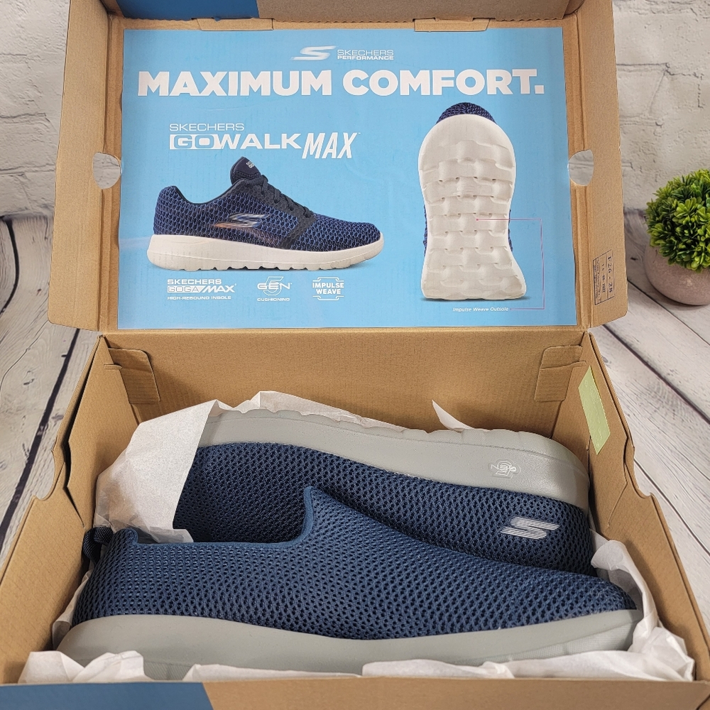NIB Skechers Go Walk Max Size 11.5 Machine Washable